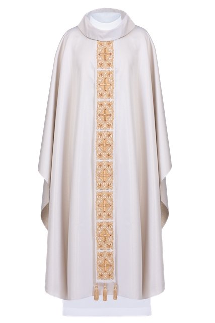 Casula d'oro ricamata con pietre sfaccettate - luxdei.it